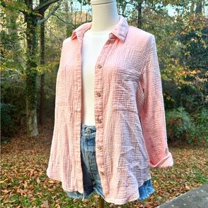 Boutique button up top